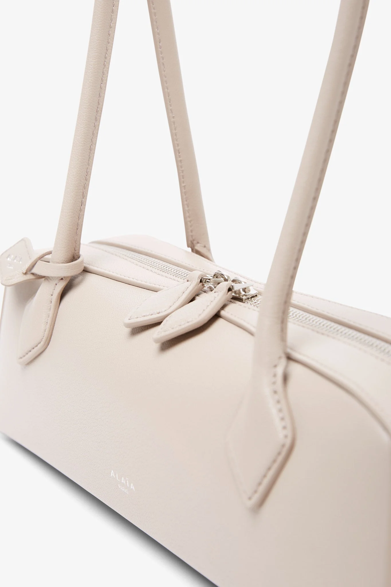 Le Teckel medium greige leather bag - Image 4