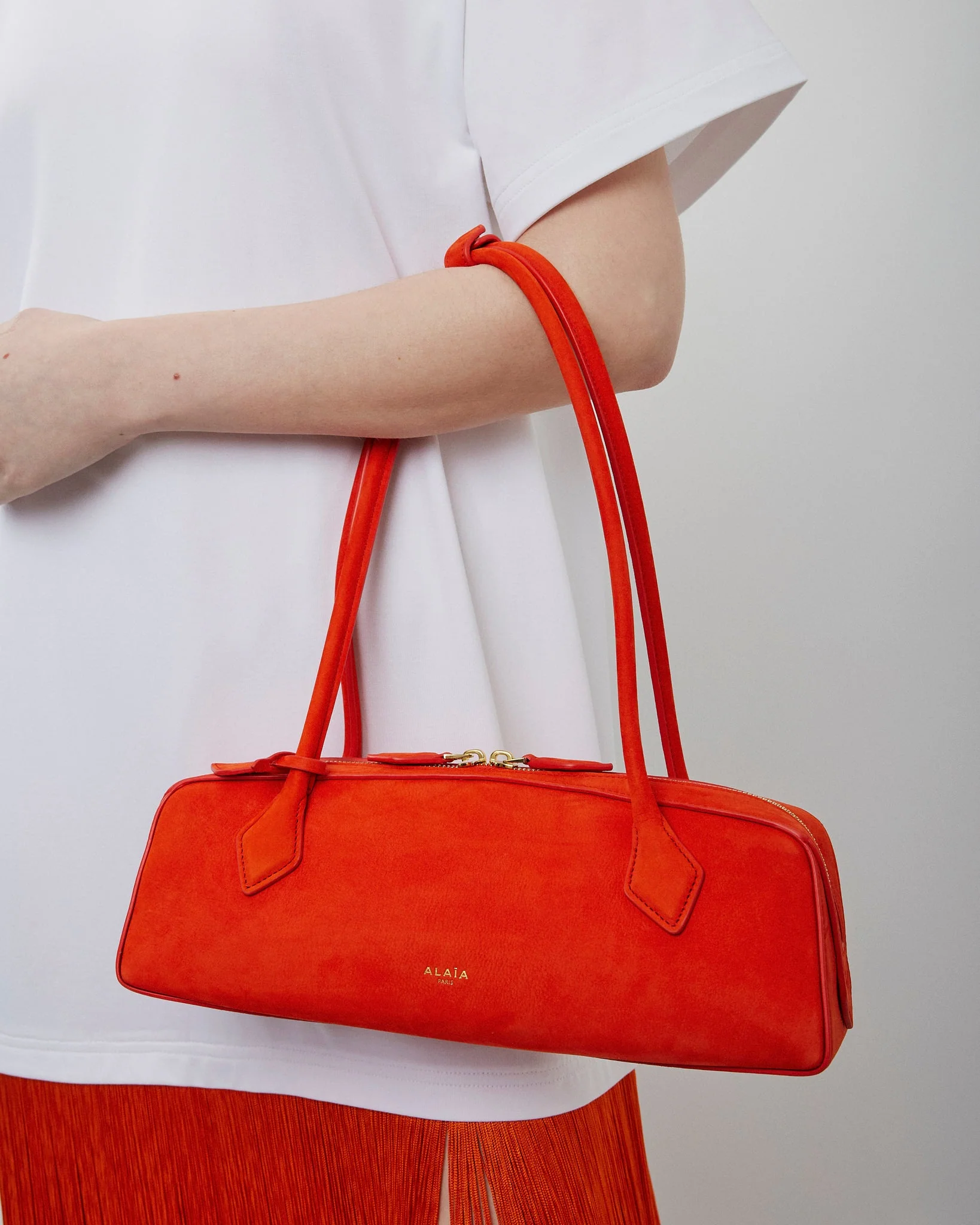 Le Teckel Medium orange suede bag - Image 2