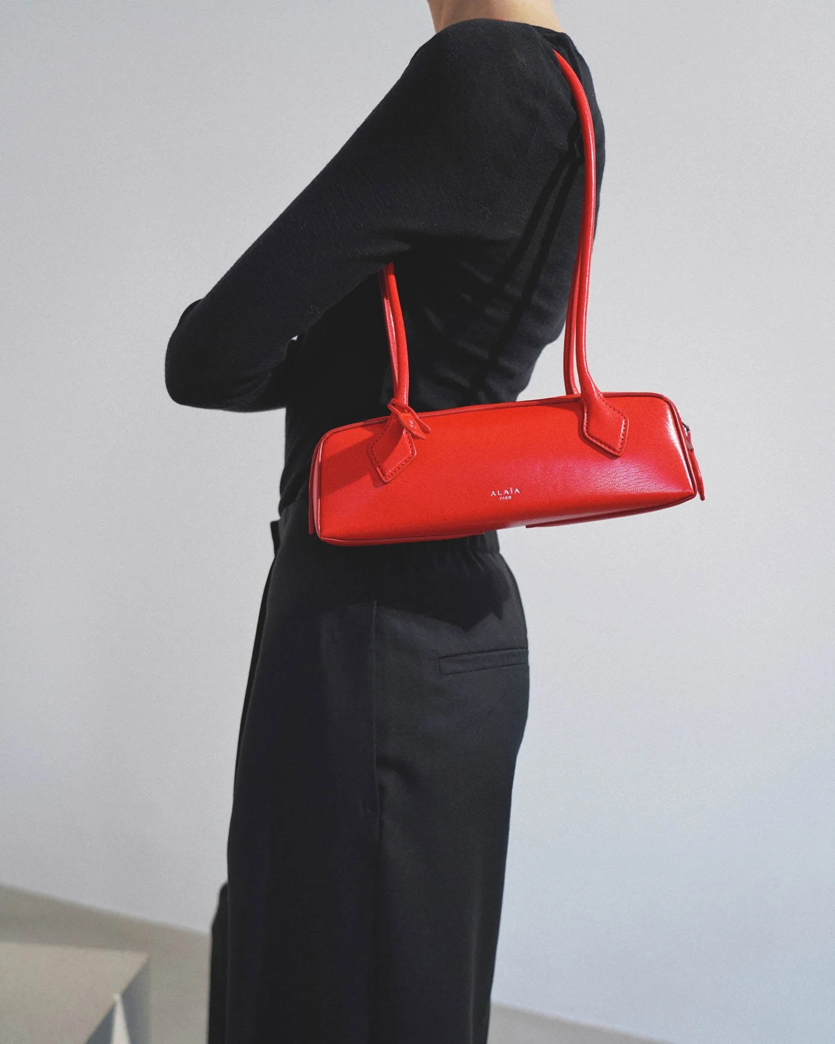 Le Teckel small red leather bag - Image 2