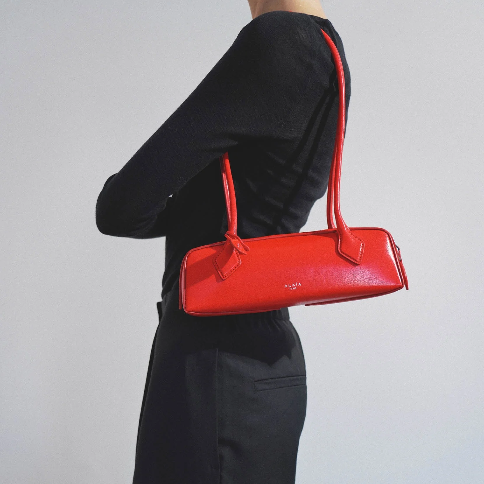 Le Teckel small red leather bag - Image 6
