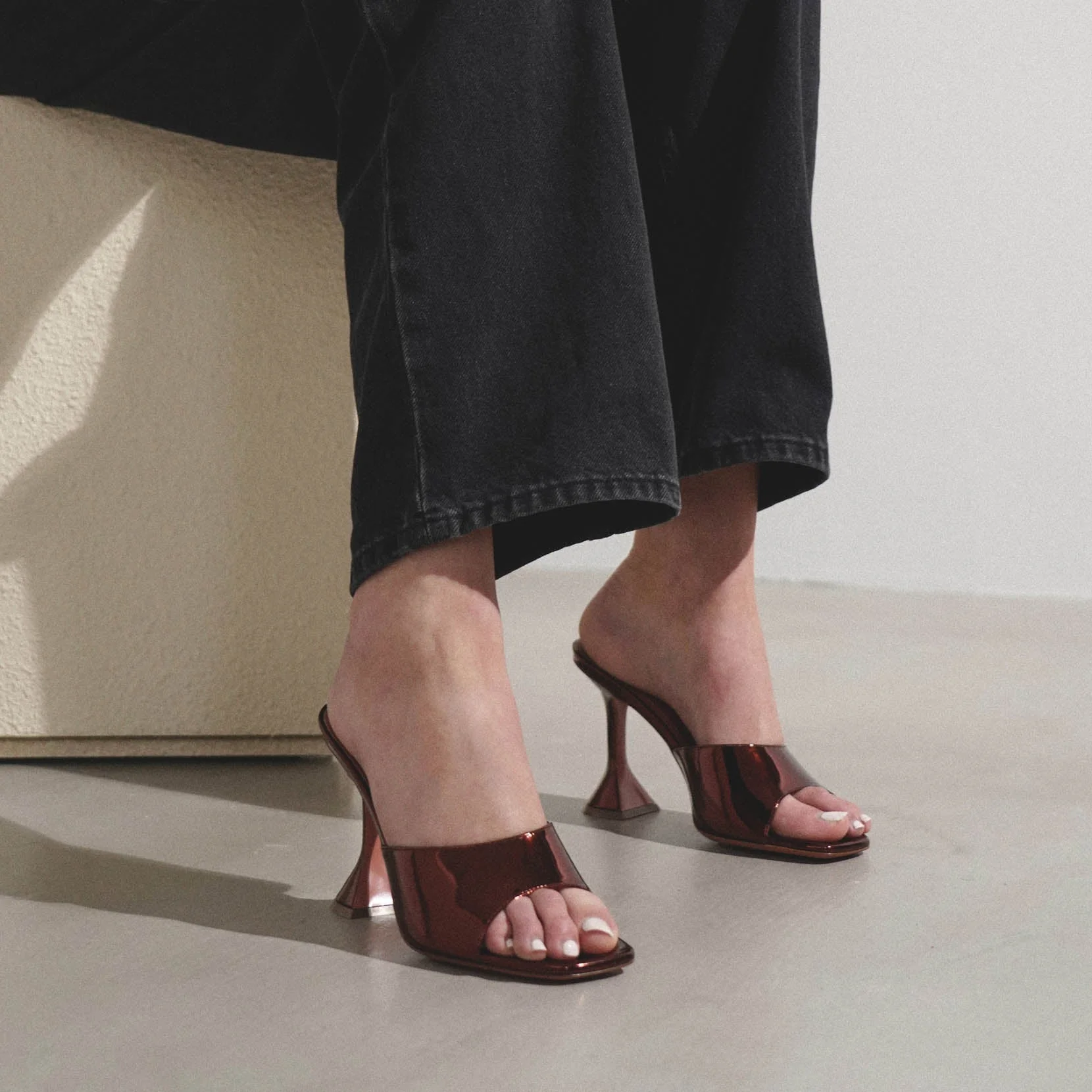 Lupita 95 brown metallic patent mules - Image 6