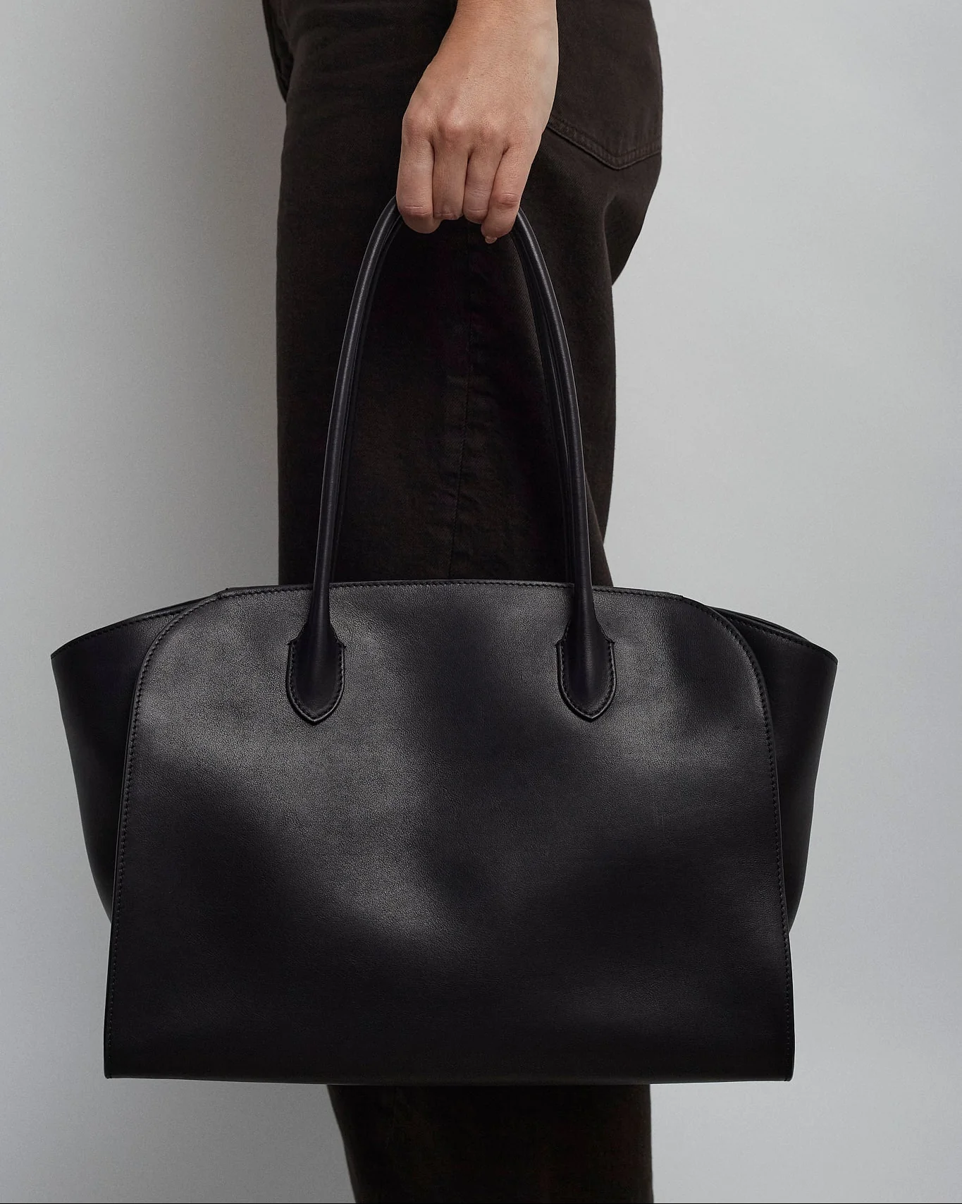 Marlo 14 black leather bag - Image 2