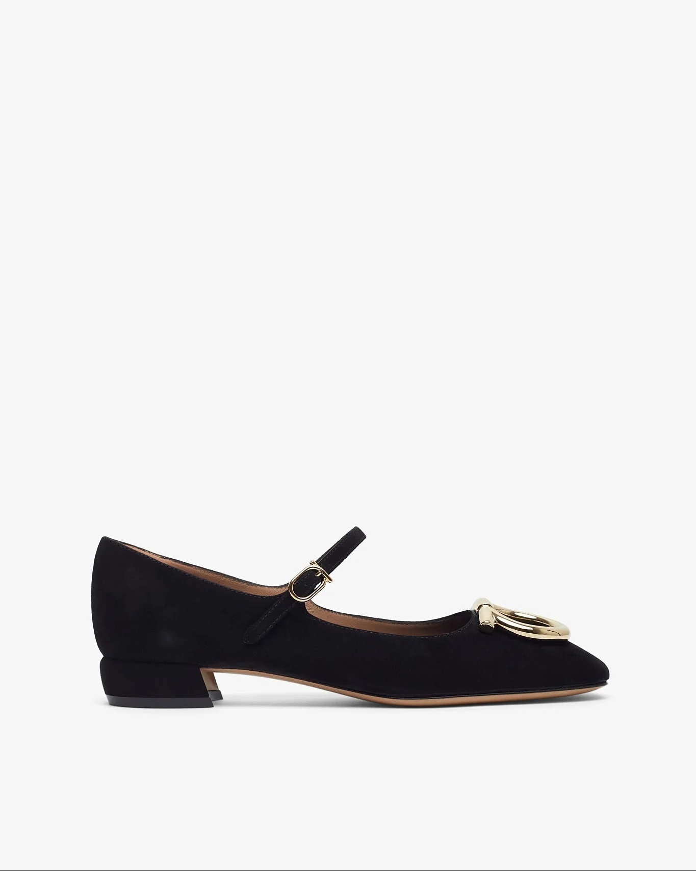 Marry 2 black pumps