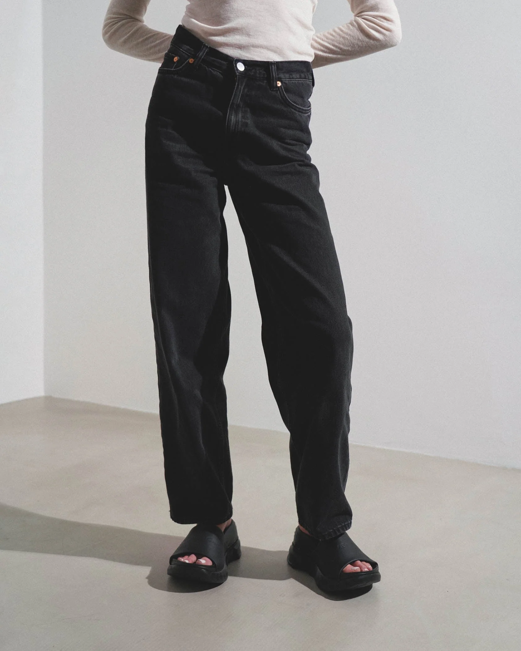 Marshmallow black wedges - Image 2