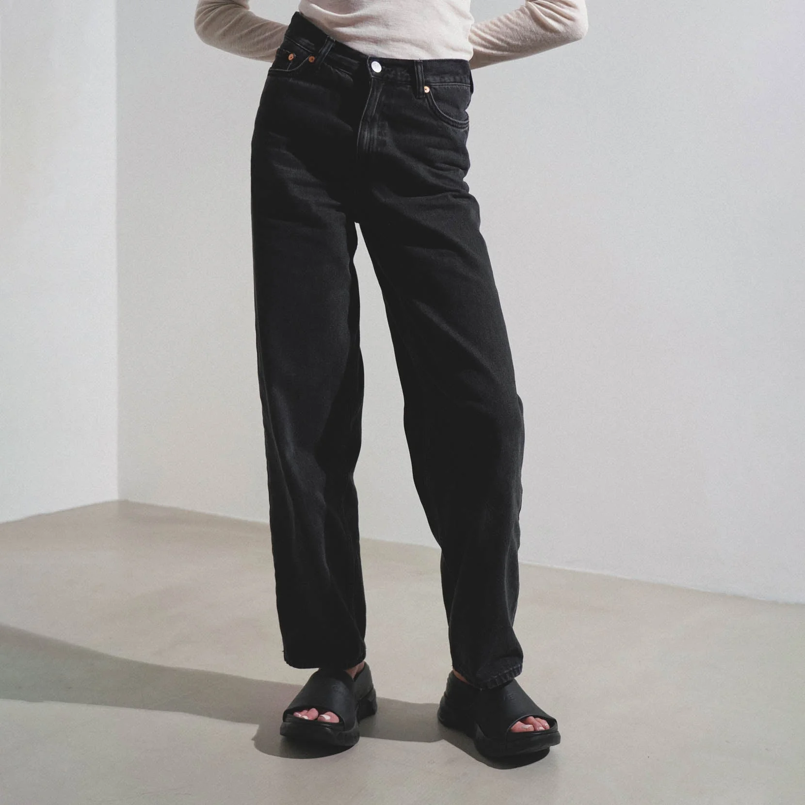 Marshmallow black wedges - Image 6