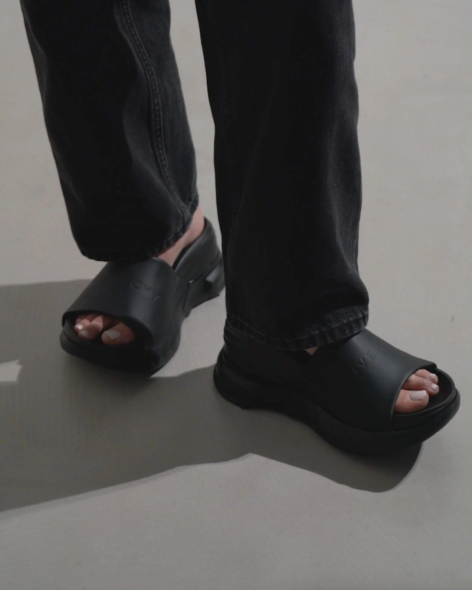 Marshmallow black wedges - Image 7