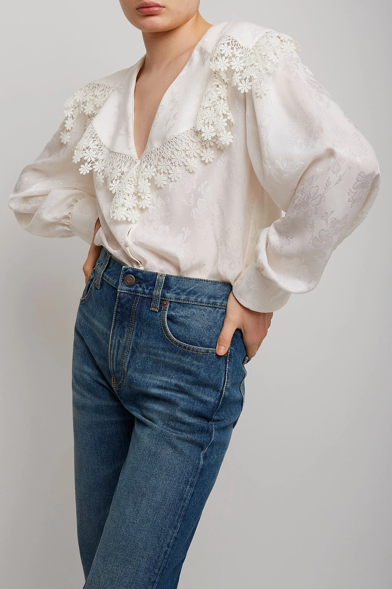 Maxi-collar white blouse - Image 2