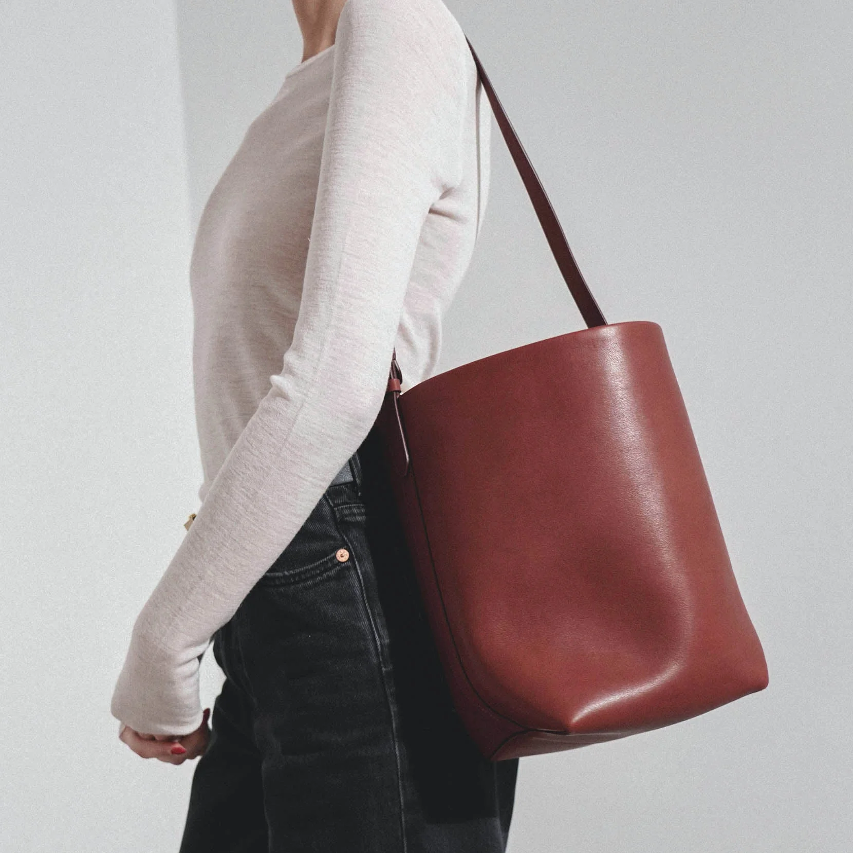 Medium N/S park brown leather tote bag - Image 6