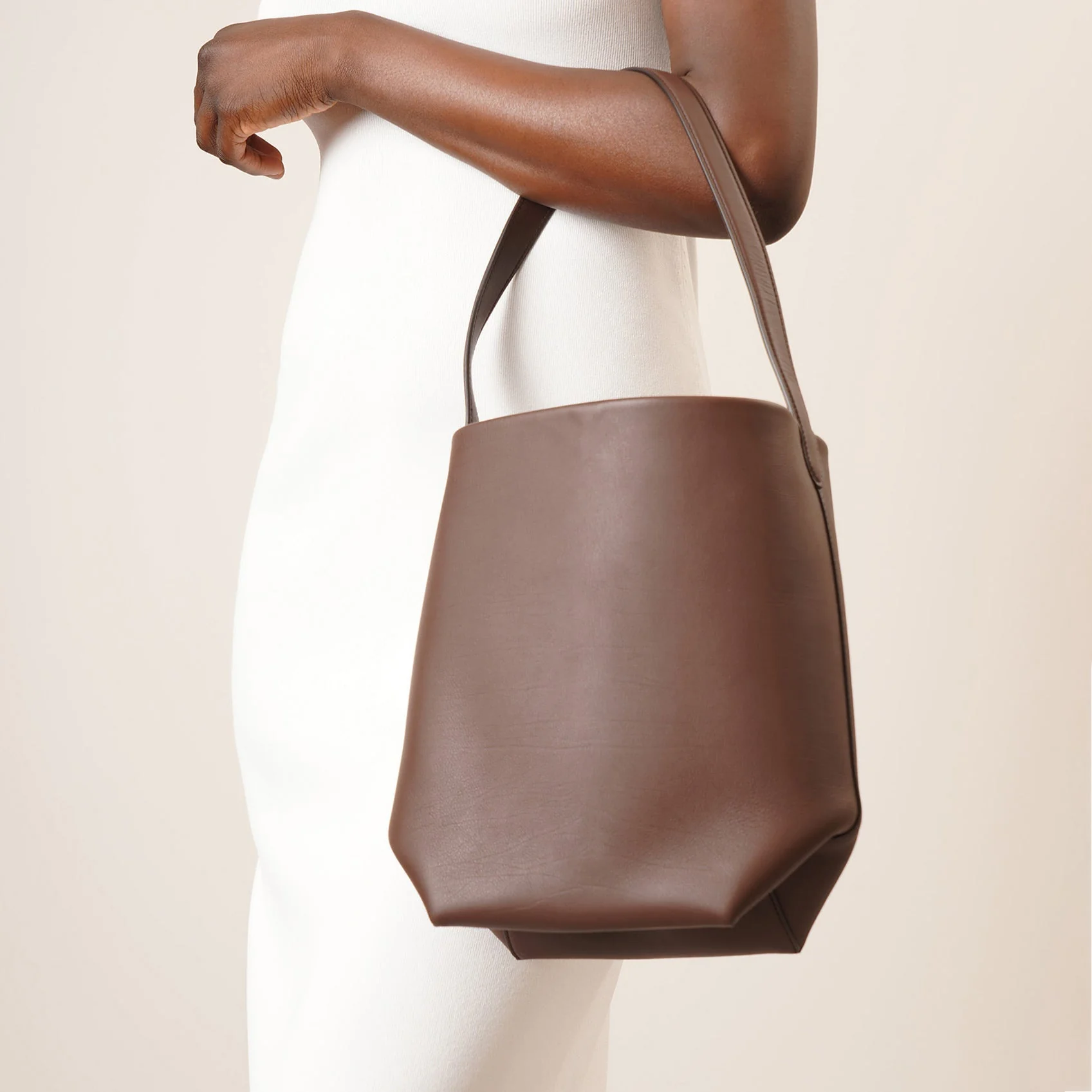 Medium N/S Park brown tote bag - Image 6