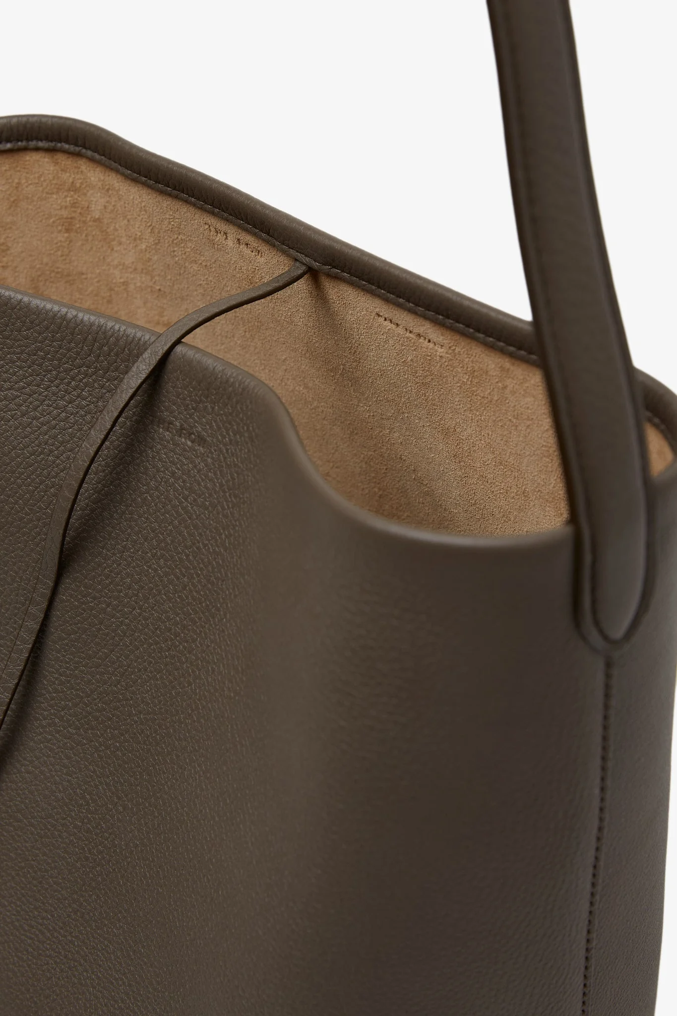 Medium N/S taupe leather tote bag - Image 5