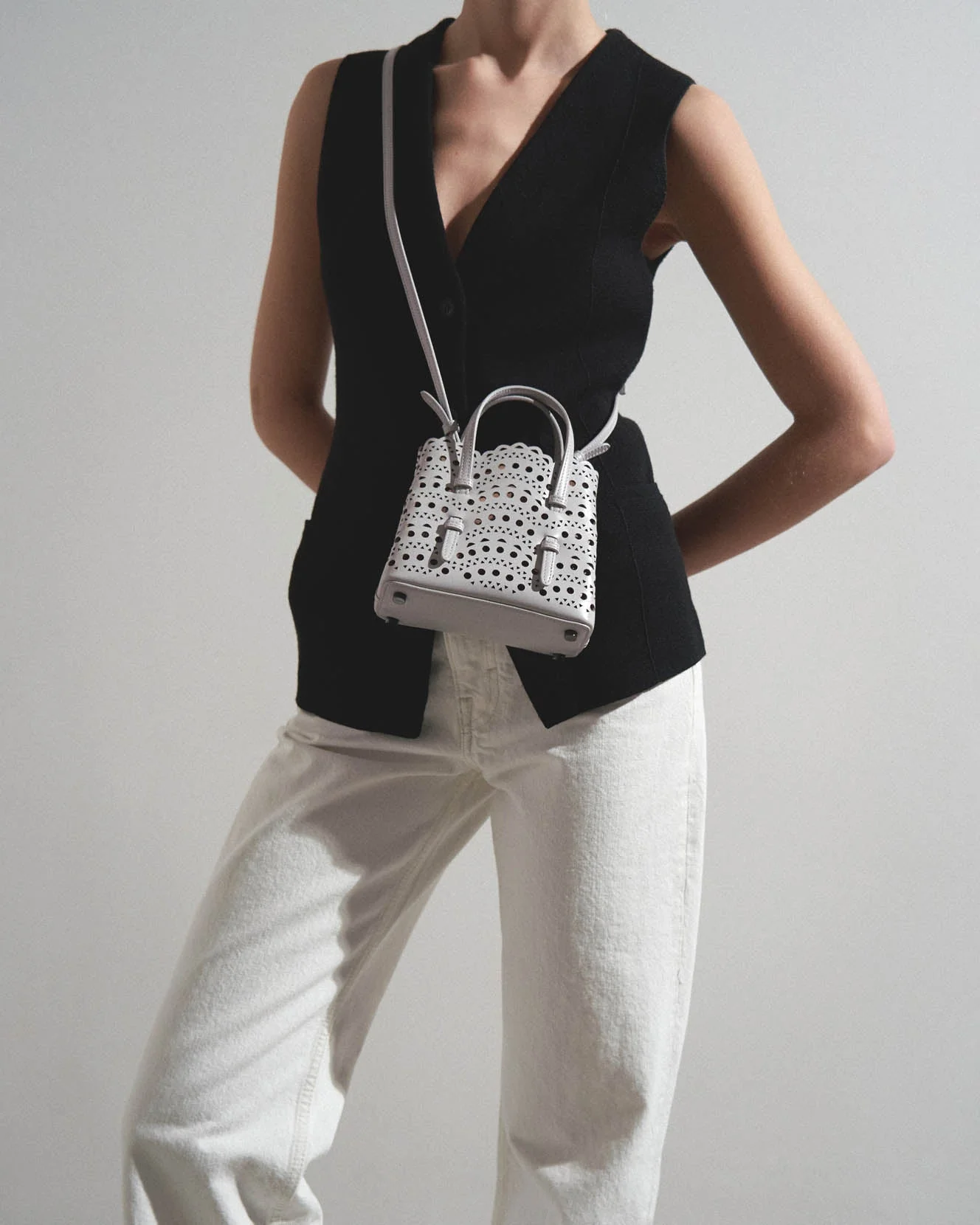 Mina 16 vague grey tote bag - Image 2