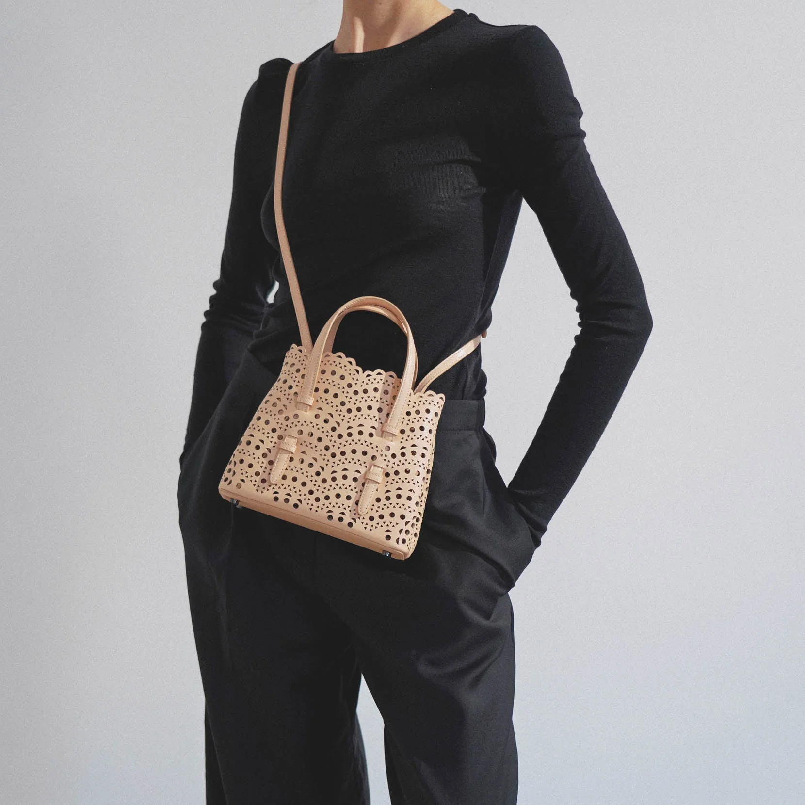 Mina 20 vienne vague beige leather tote bag - Image 6