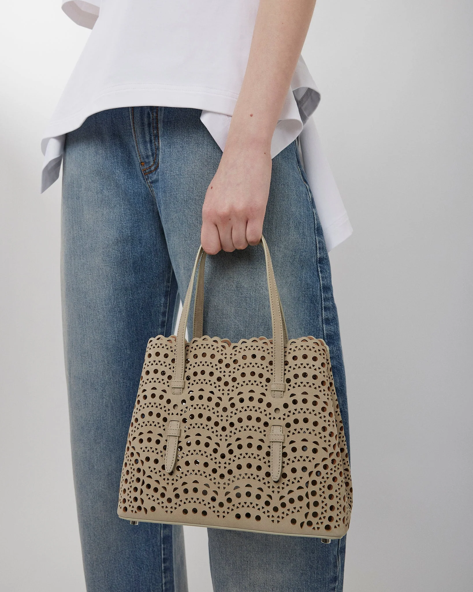 Mina 25 vienne greige suede tote bag - Image 2