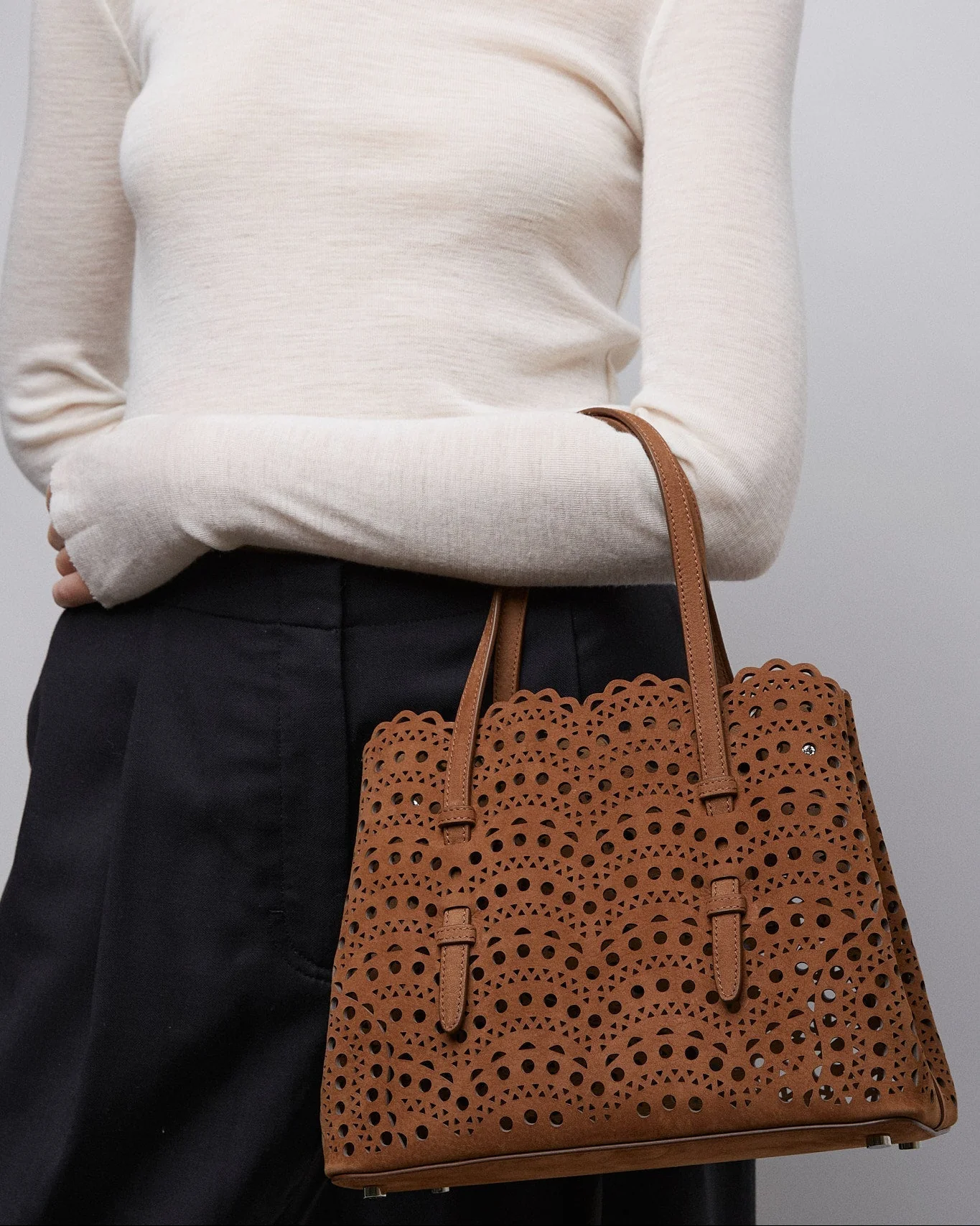 Mina 25 vienne light brown suede tote bag - Image 2