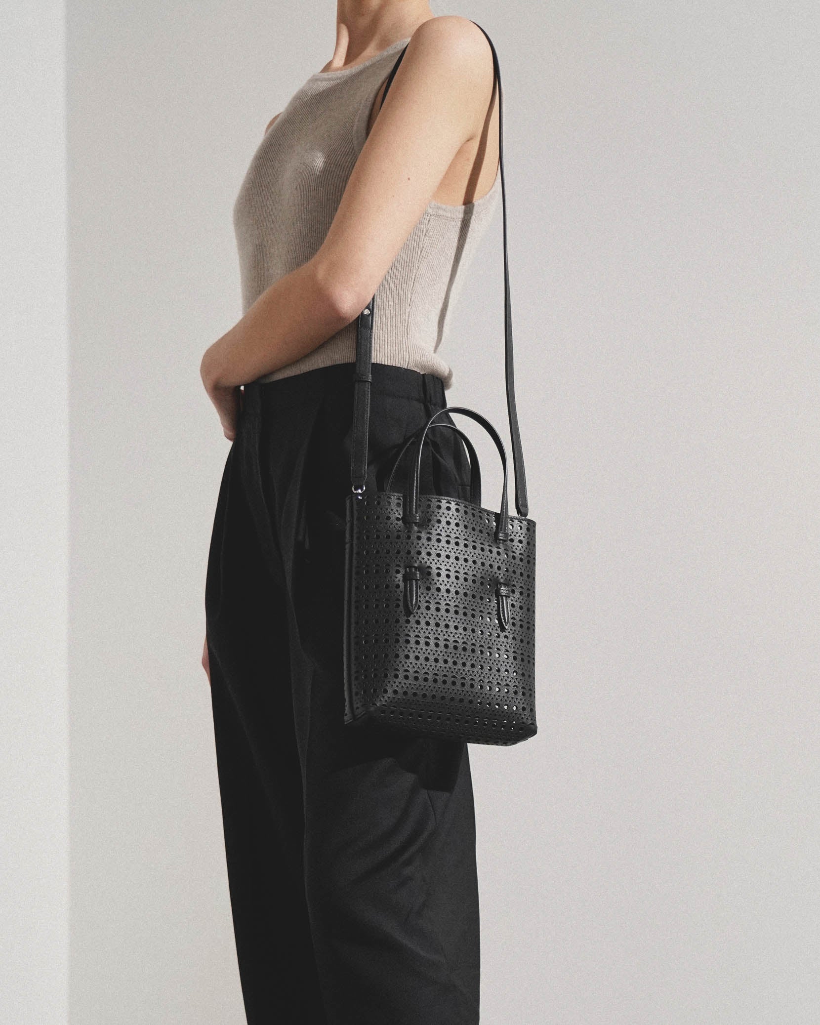 Mina NS black leather tote bag - Image 2