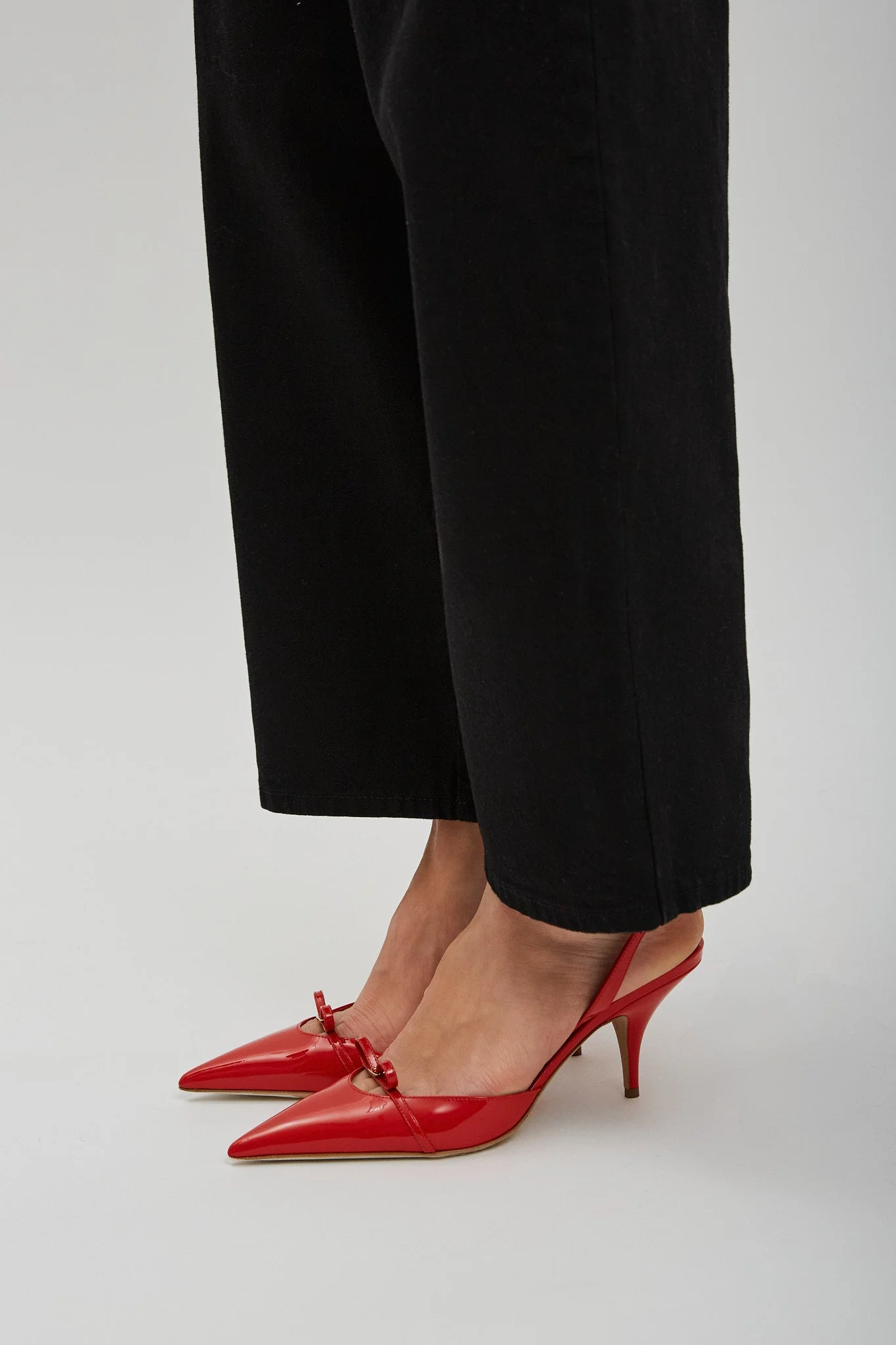 Mini bow red patent sling-back pumps - Image 4