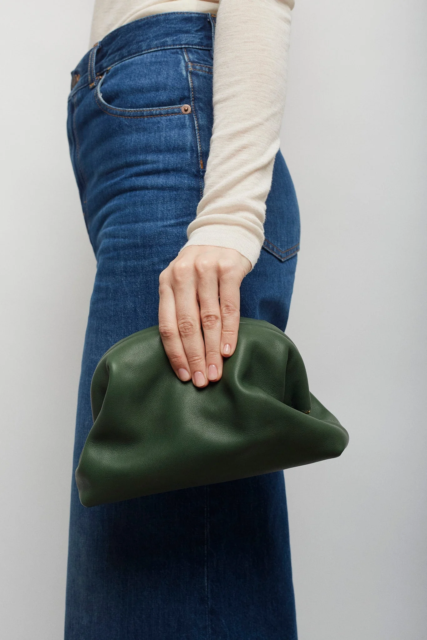 Mira moss green clutch - Image 2
