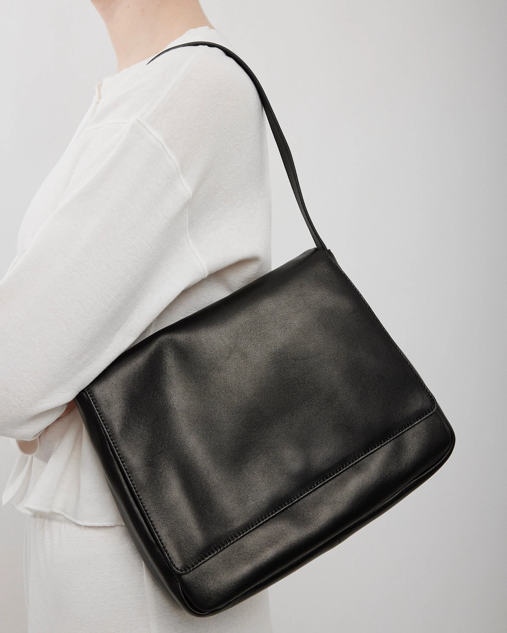 Nuance Hobo Two black bag - Image 2