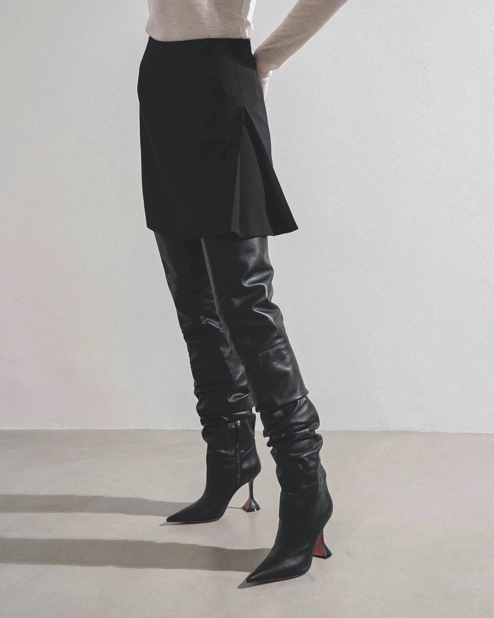 Olivia 95 black leather over knee boots - Image 2