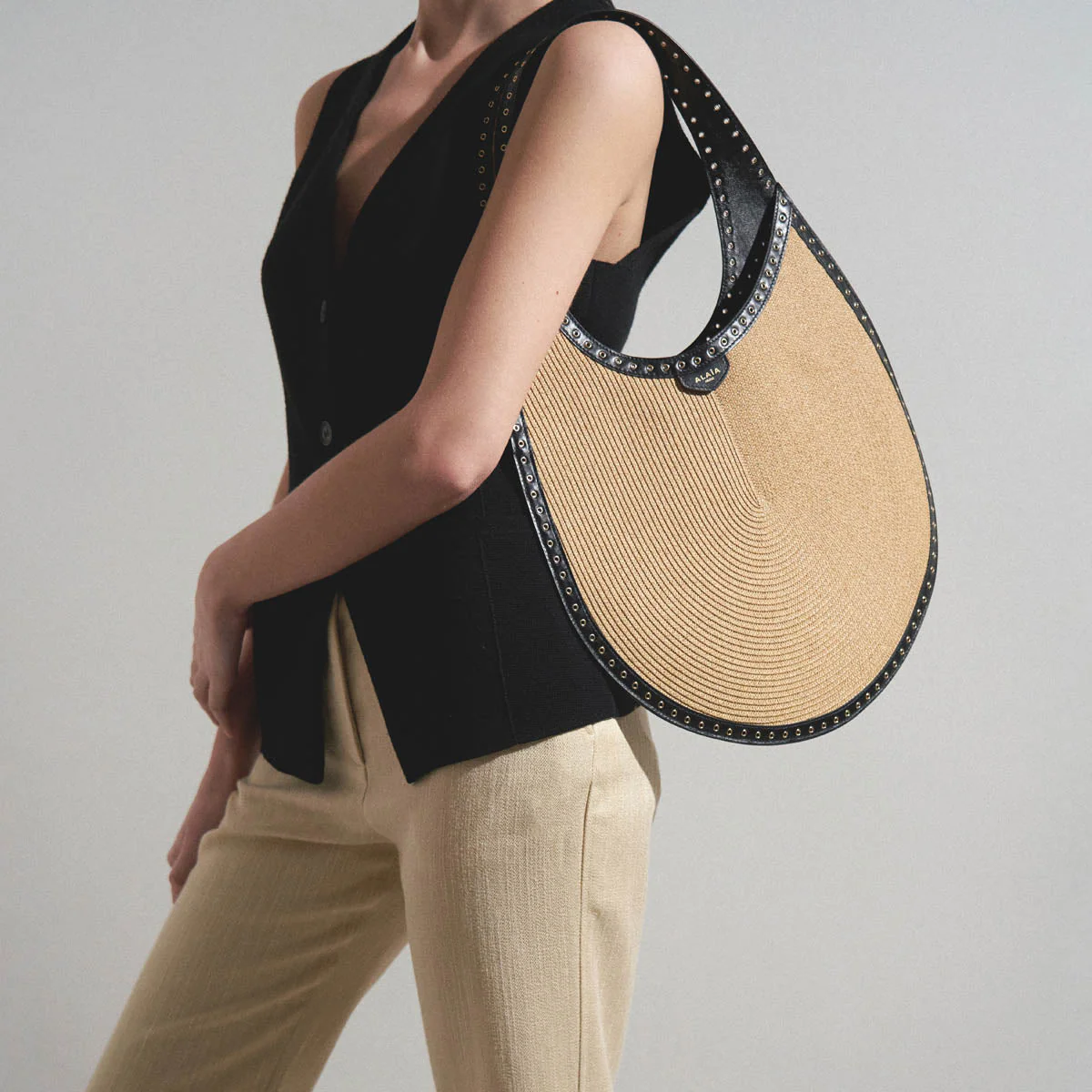 One piece medium raffia bag - Image 6