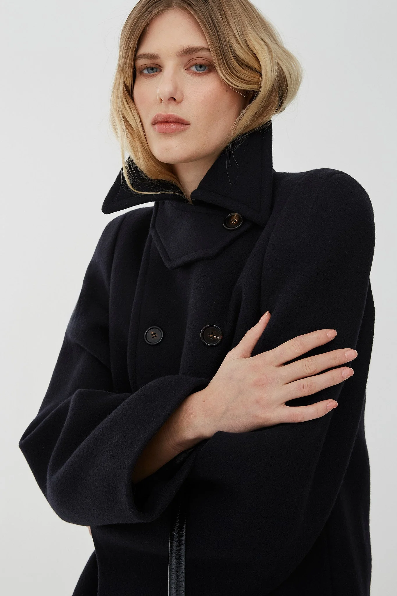 Oversized short wool coat - Image 5