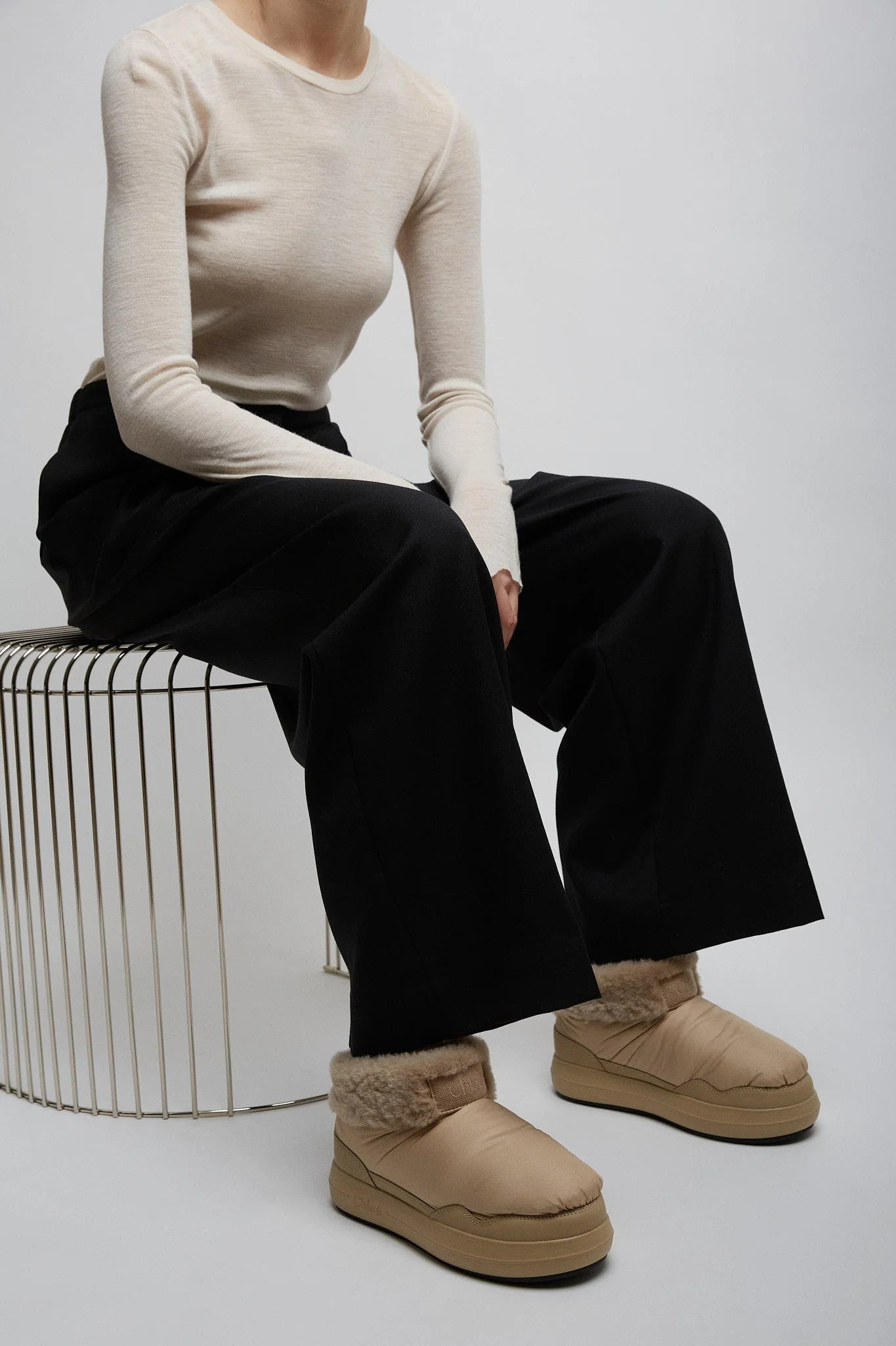 Polar beige shearling boots - Image 5