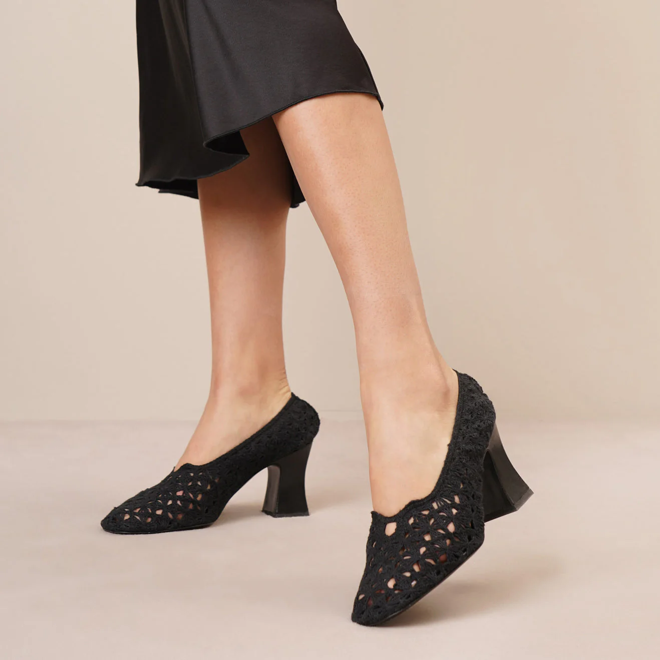 Raffaella embroidery pumps - Image 6