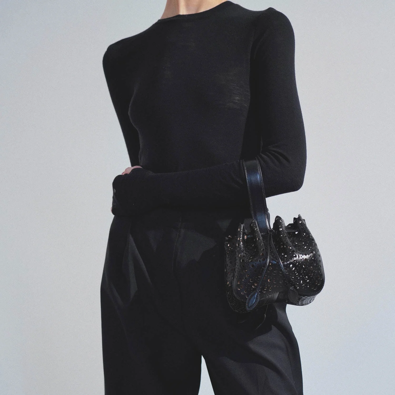 Rose Marie black bracelet bag - Image 5