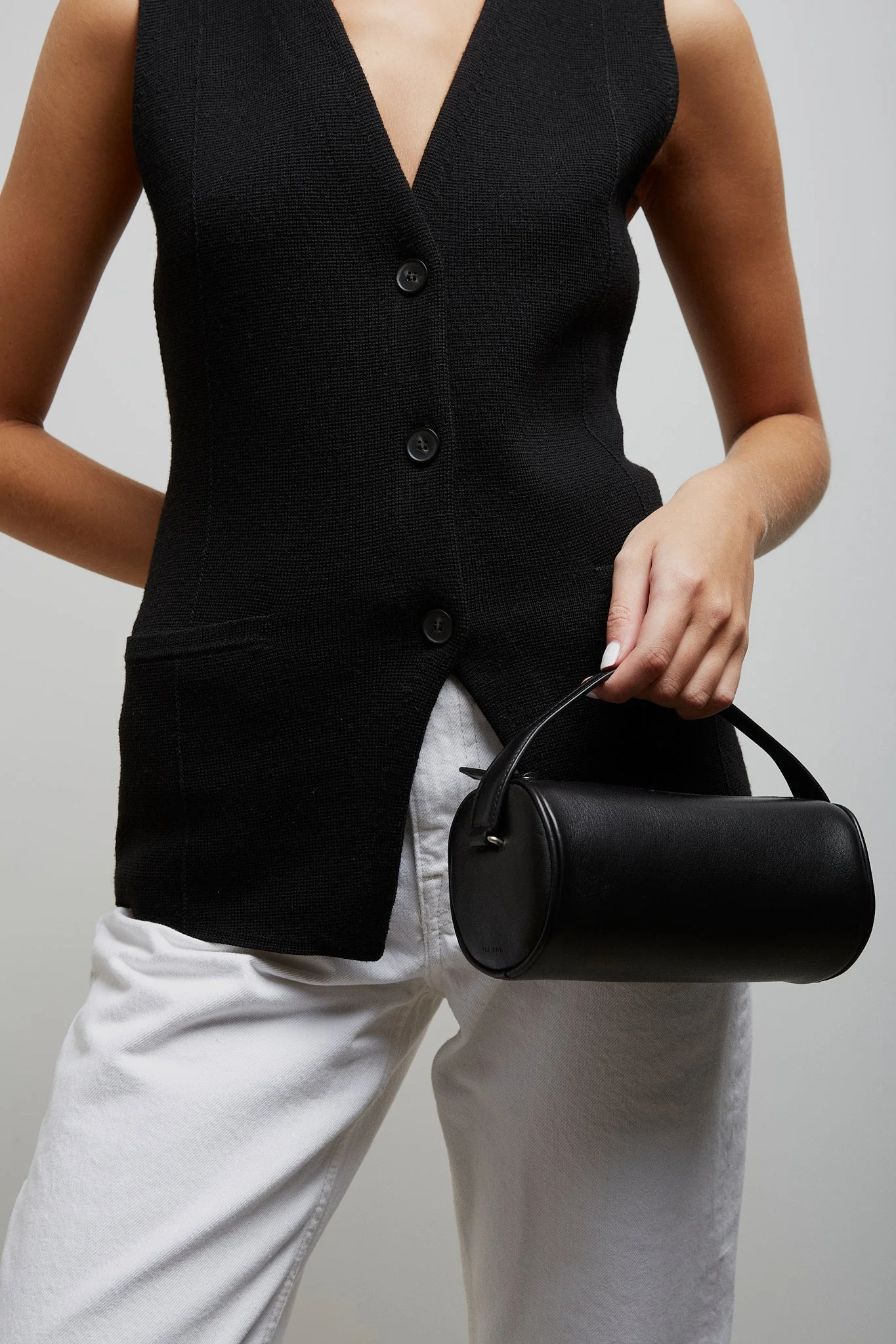 Round 90's black leather bag - Image 6
