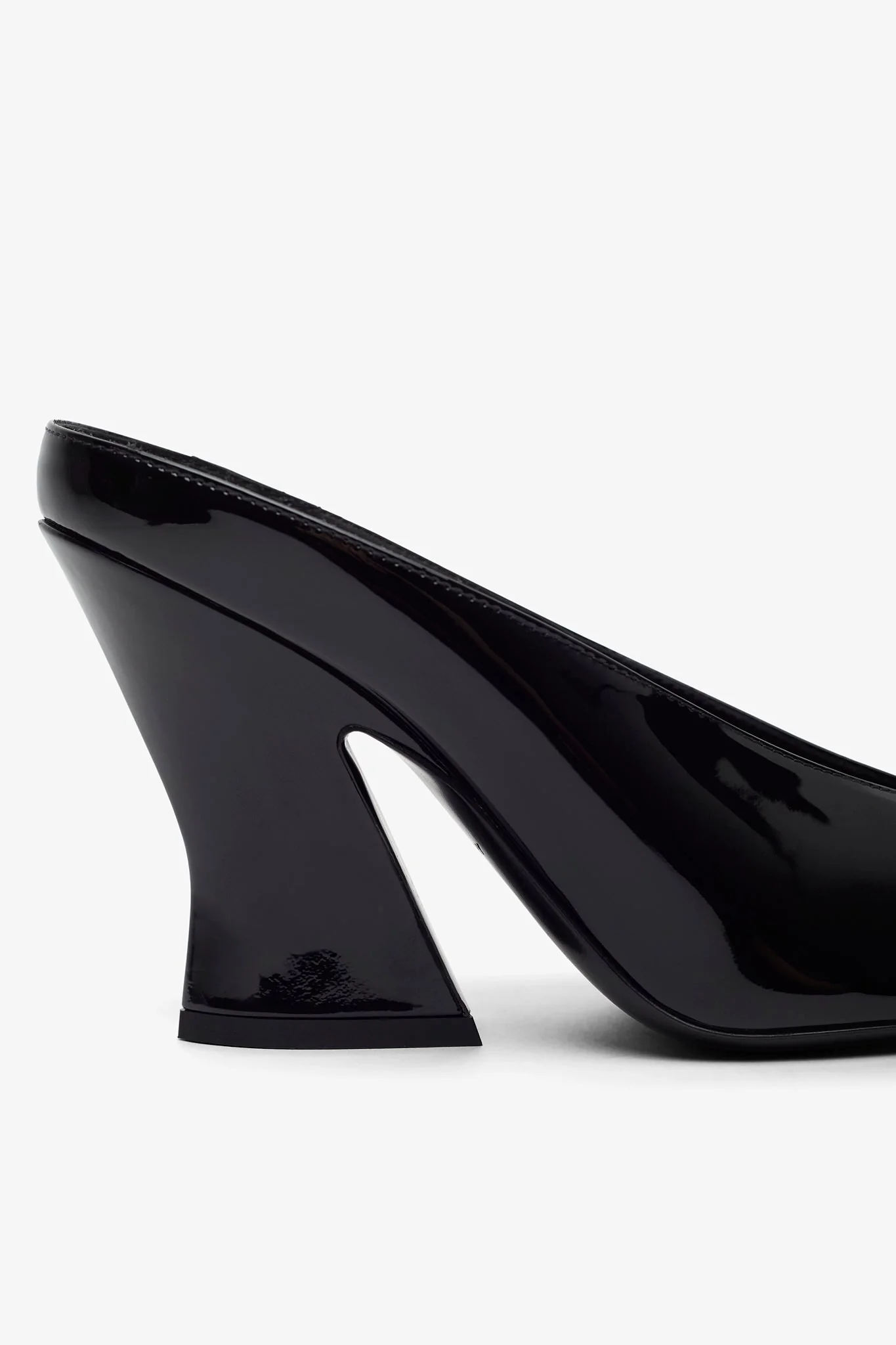 Sculpted heeled 95 black patent mules - Image 5