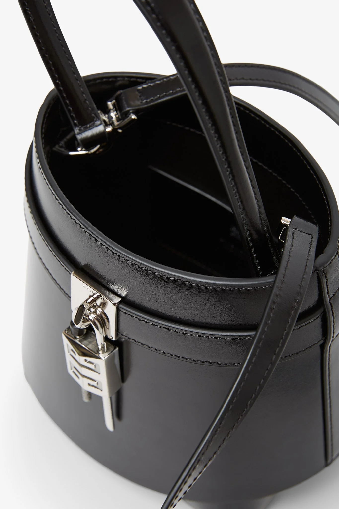 Shark lock black bucket bag - Image 5