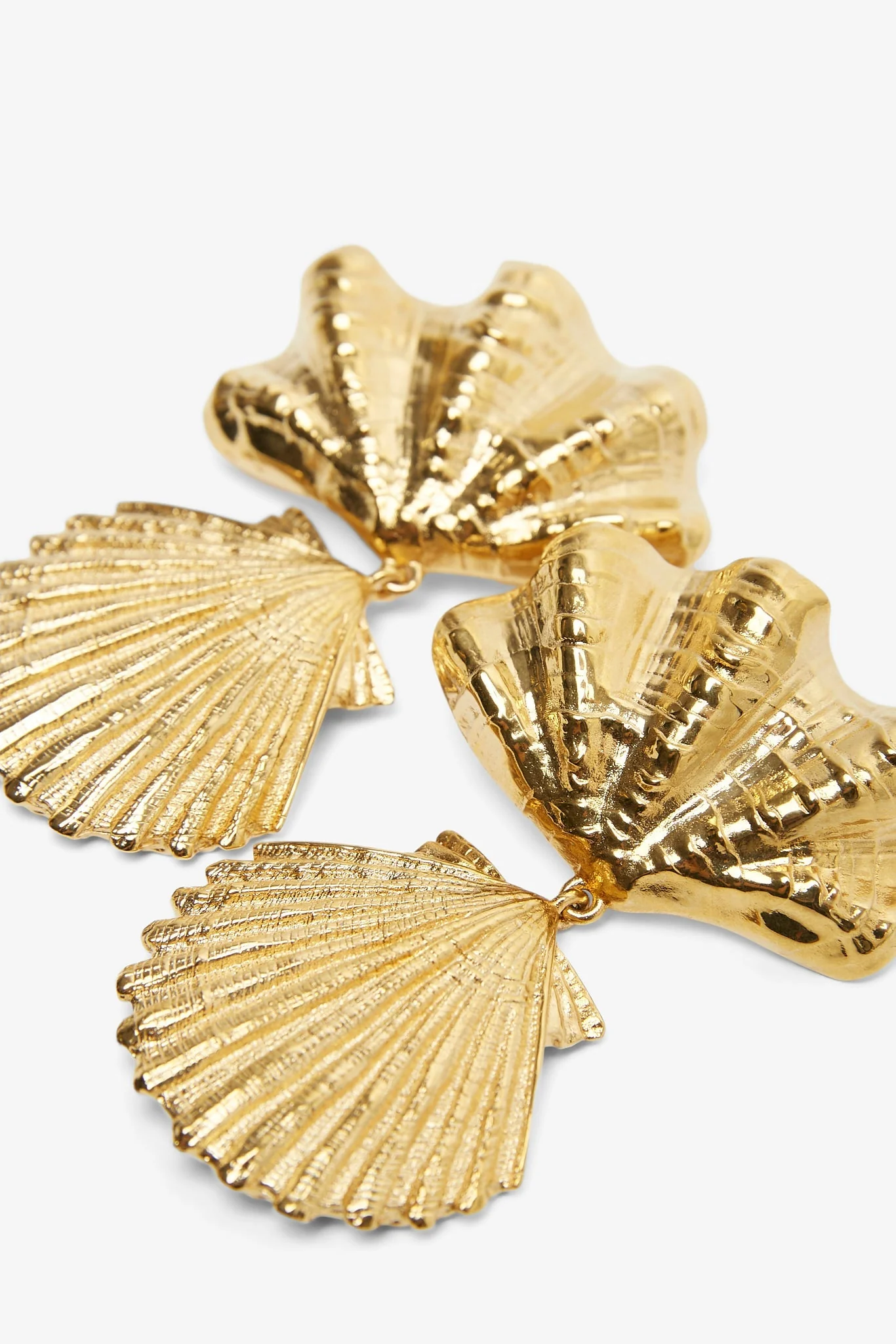 Shells earrings in vintage gold - Image 3
