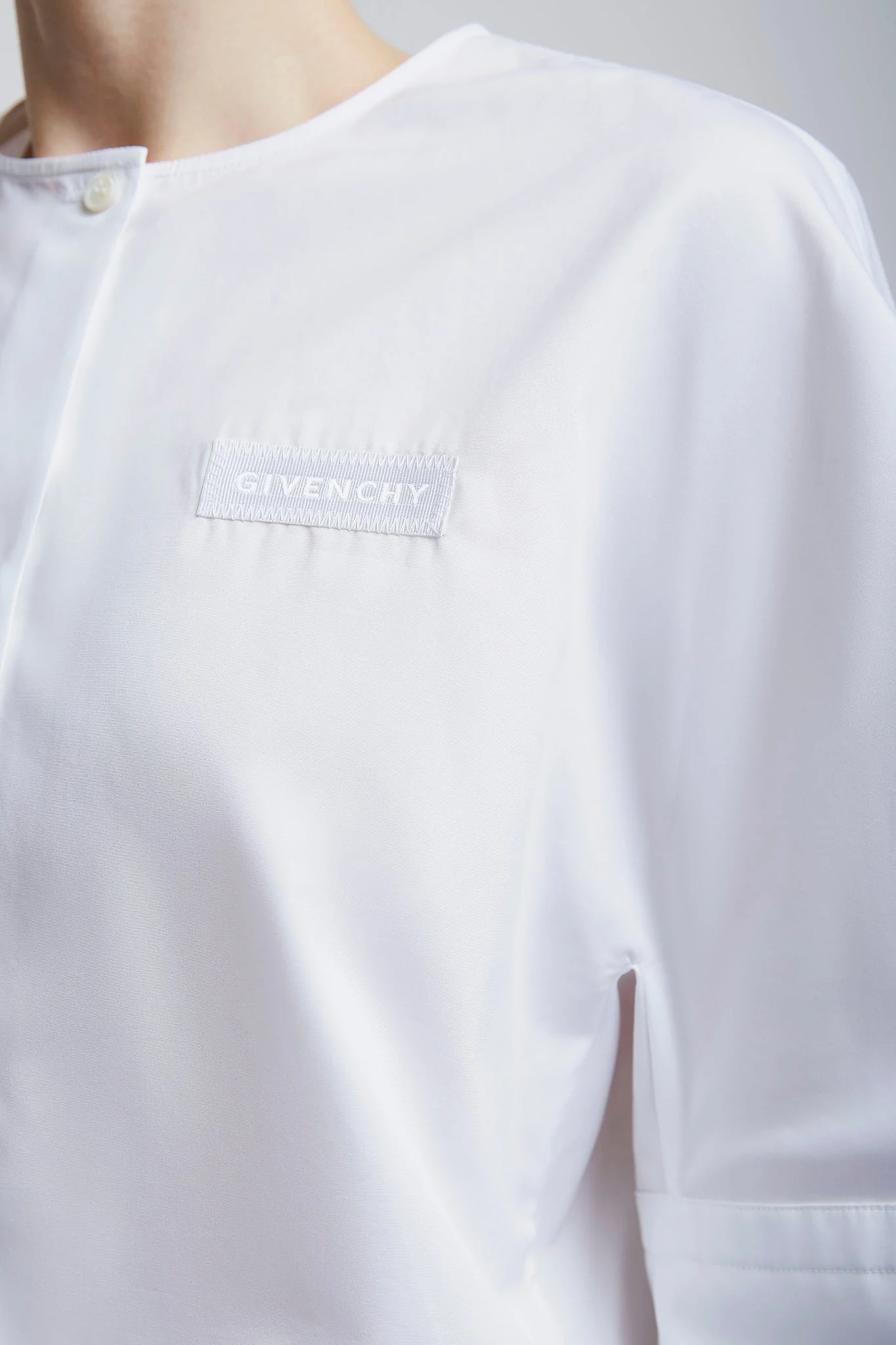 Short white cotton sleeves shirt - Image 4