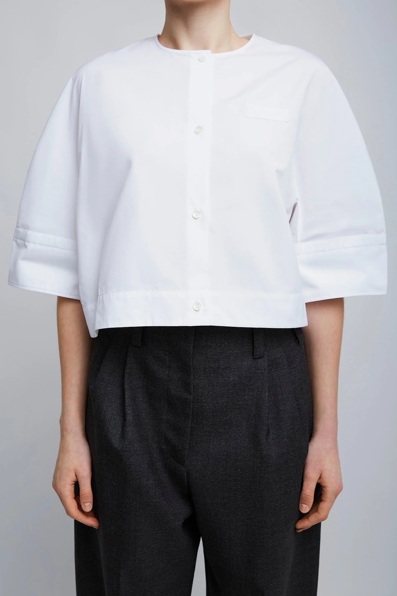 Short white cotton sleeves shirt - Image 5