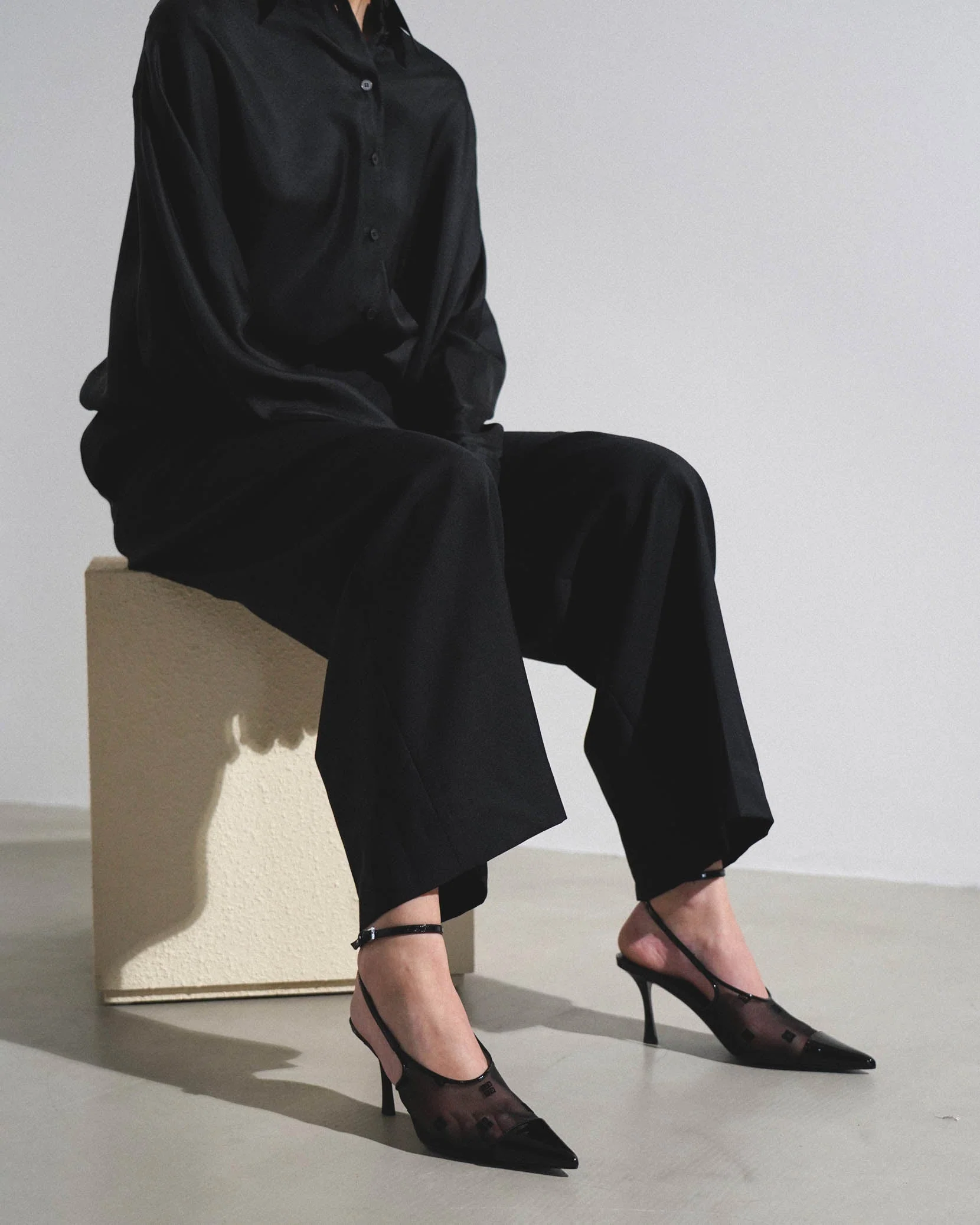 Show 75 black mesh slingbacks - Image 2