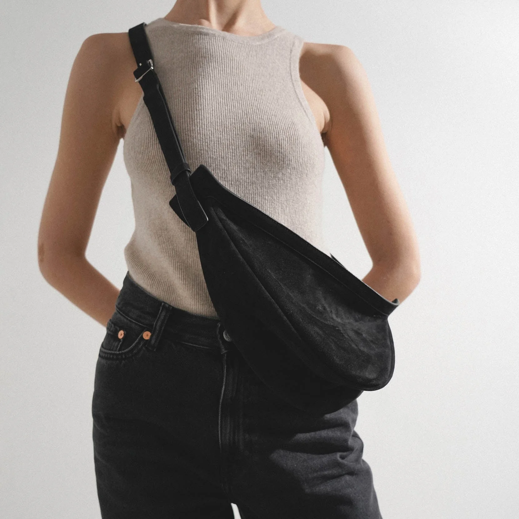 Slouchy banana small black suede shoulder bag - Image 8