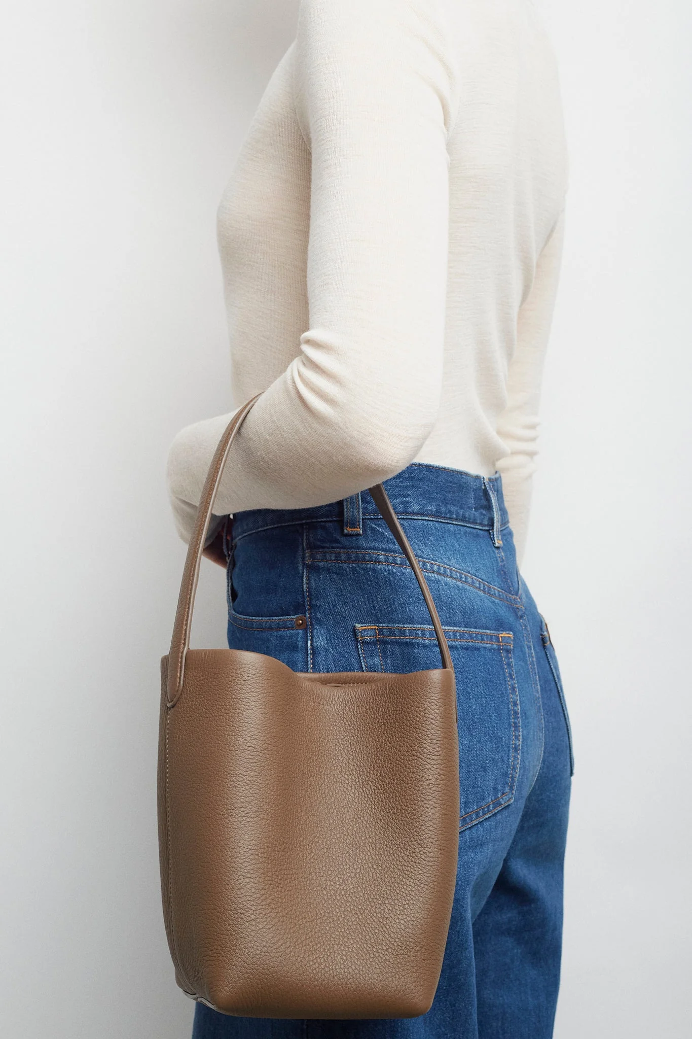 Small N/S dark olive tote bag - Image 5