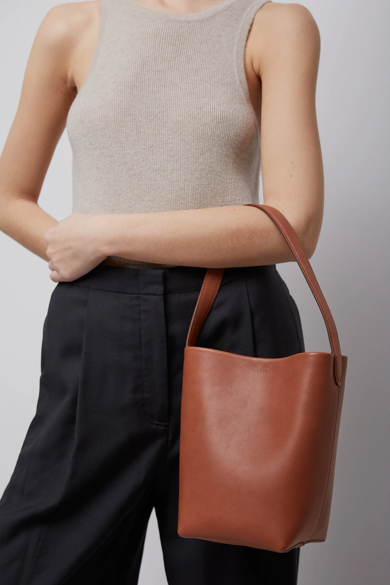 Small N/S Park dark cuir tote bag - Image 5