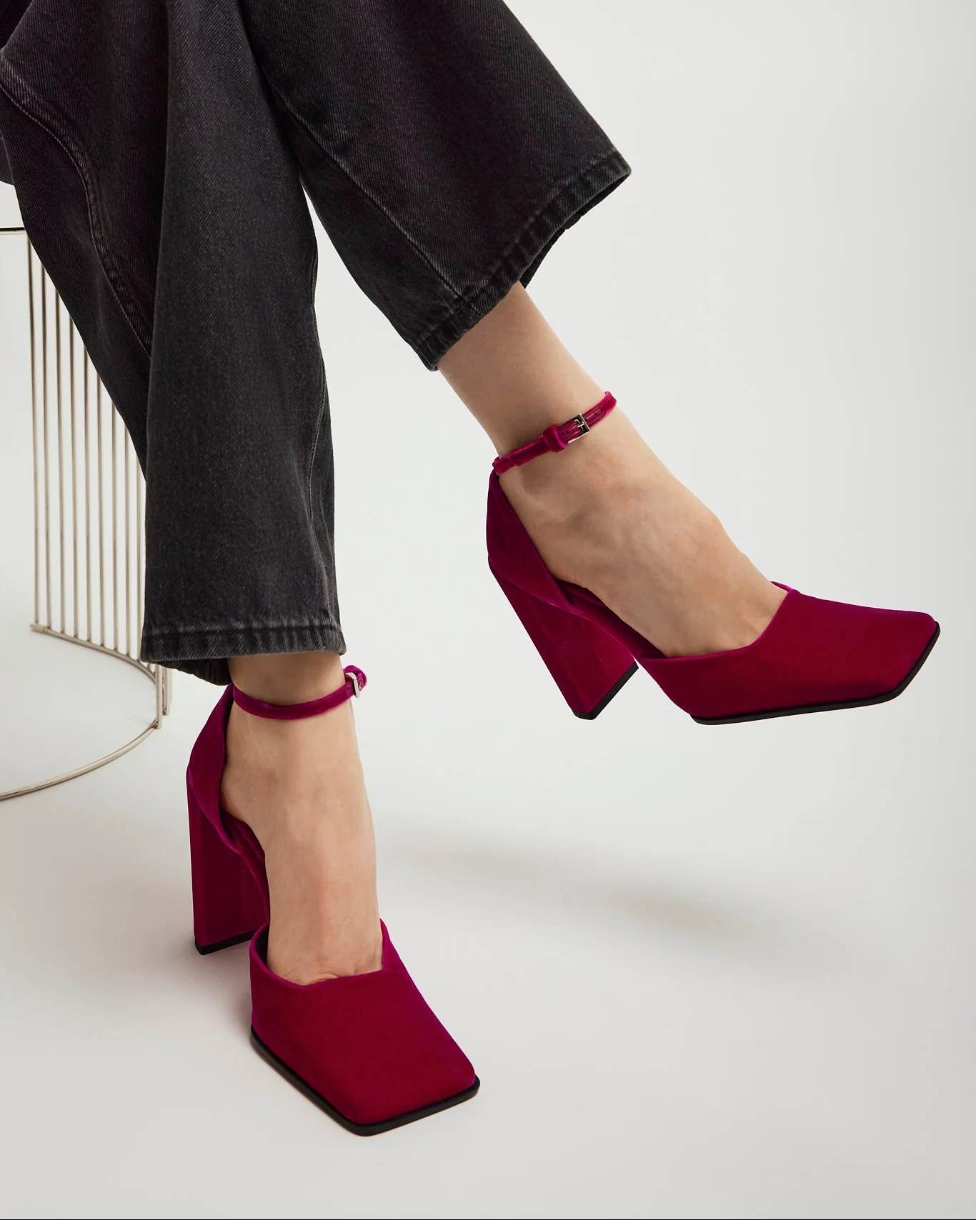 Square 90 fuchsia velvet pumps - Image 2