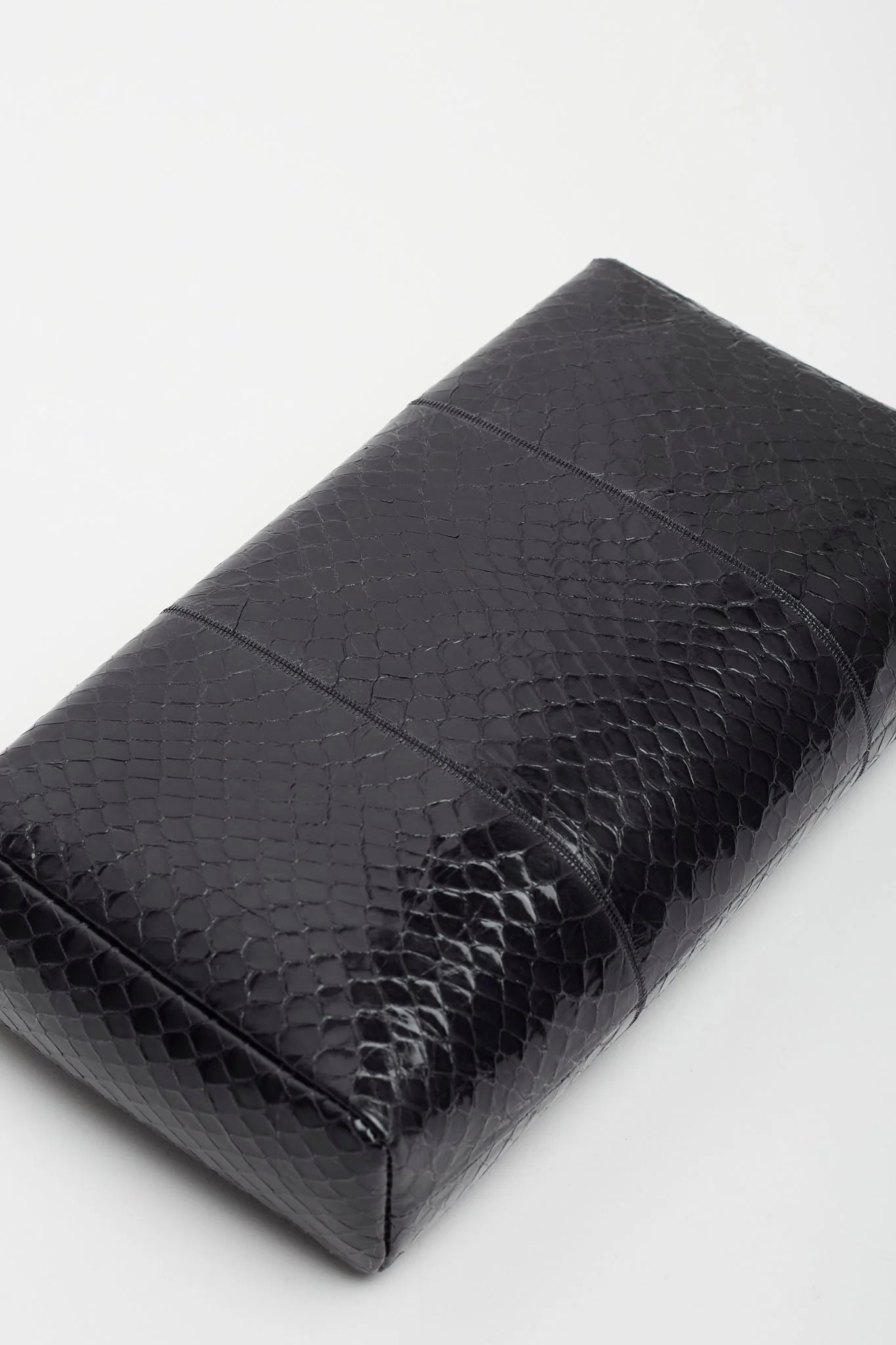 Squared compact black leather clutch - Image 5