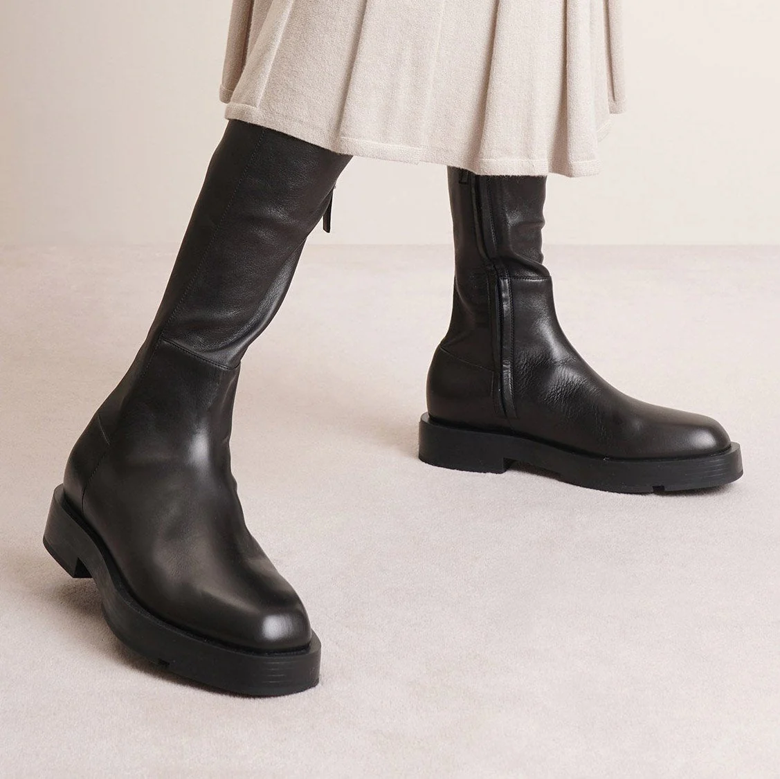 Squared stretch leather boots - Image 7