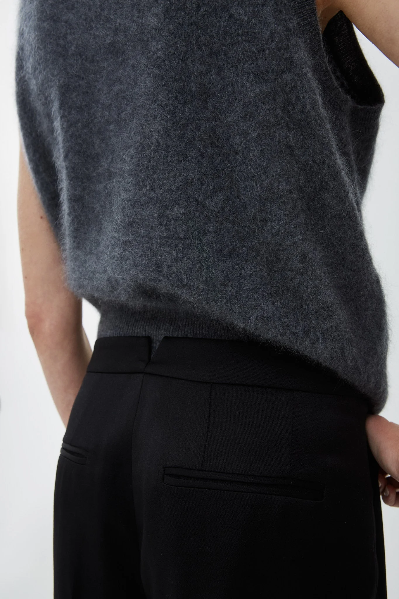 Tailored black pants in wool - Image 5