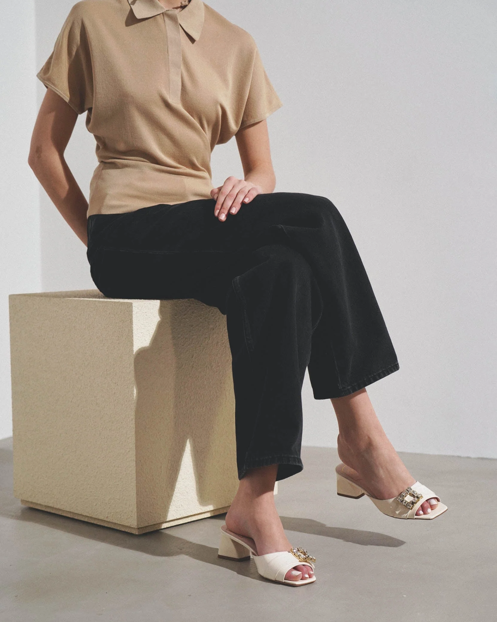 Tres Vivier white patent mules - Image 2