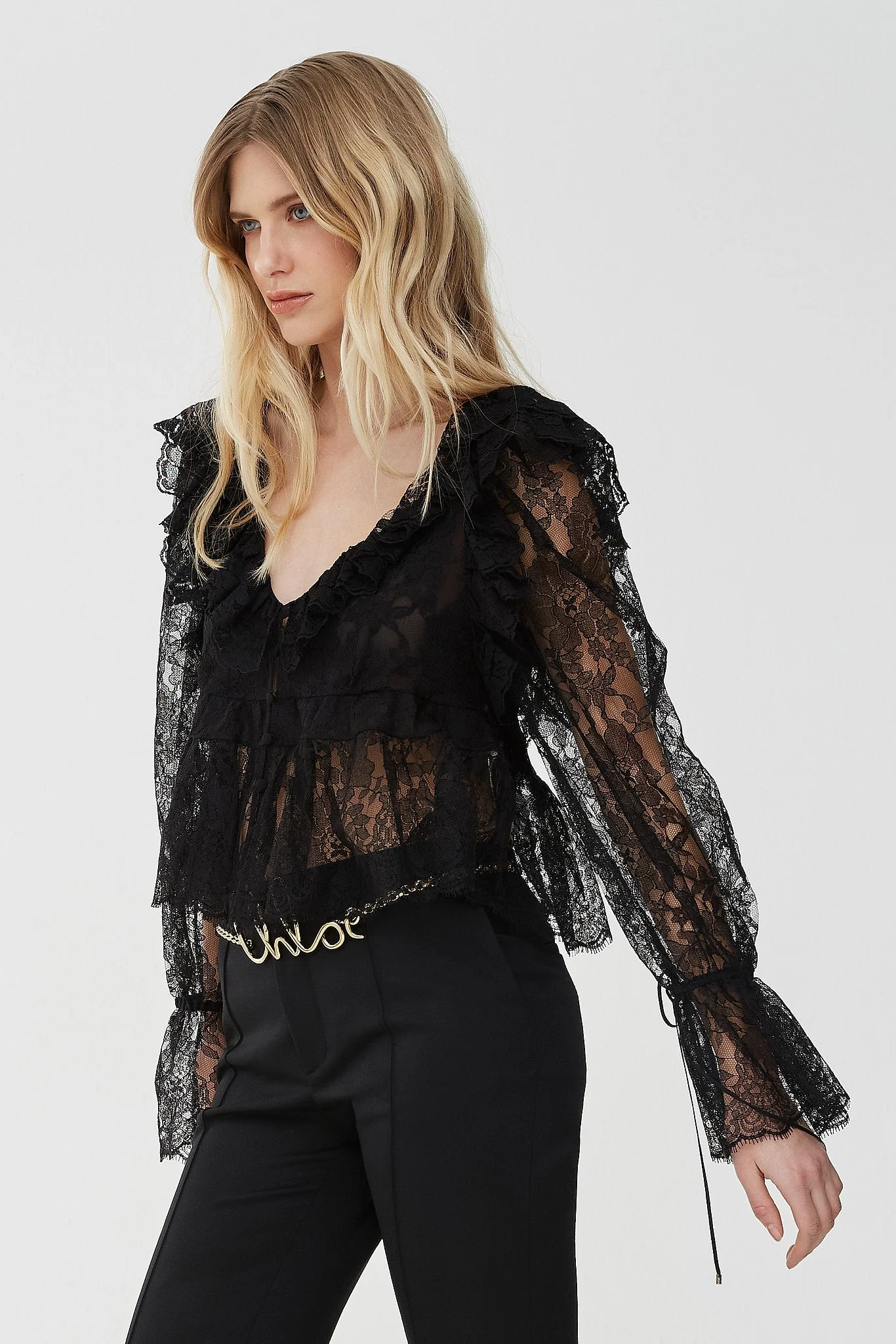 V-neck lace cropped top - Image 2