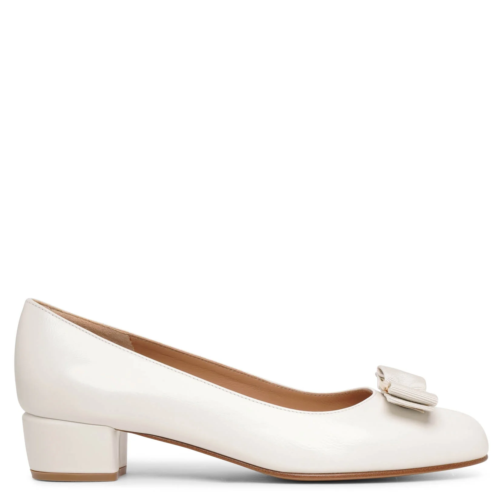 Vara 22 white leather pumps