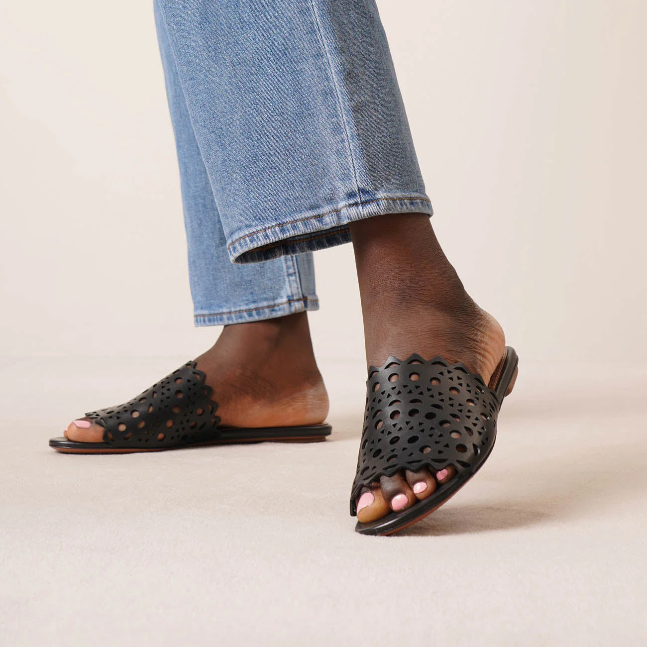 Vienne black leather mules - Image 6