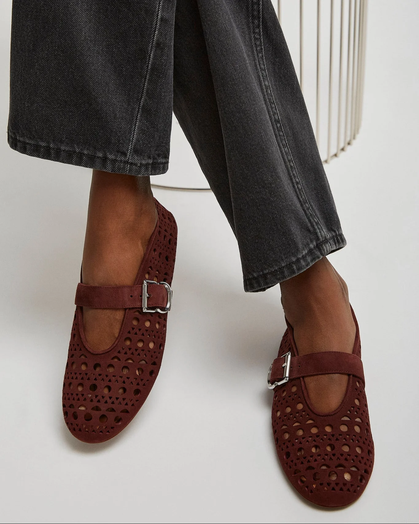Vienne dark red suede ballet flats - Image 2