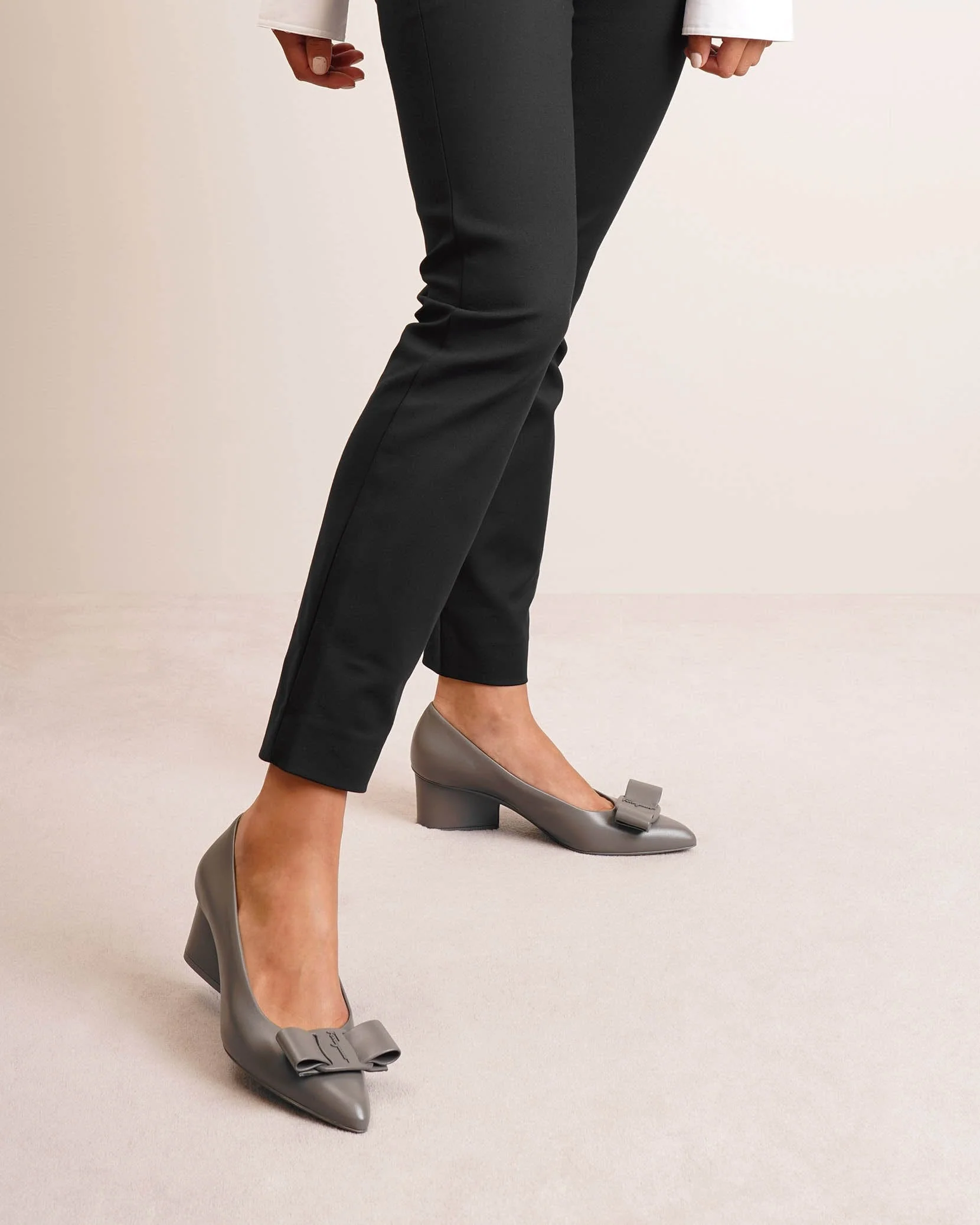 Viva 55 sparrow grey leather pumps - Image 2