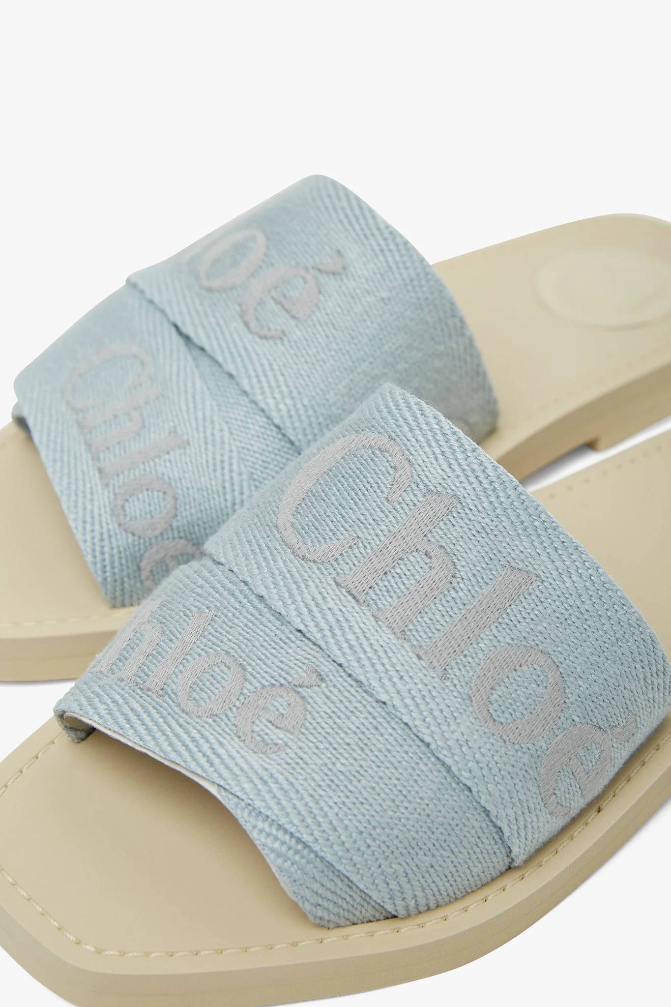 Woody light blue slides - Image 4