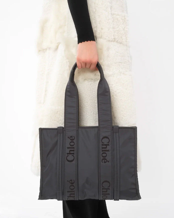 Woody medium black nylon tote bag - Image 2